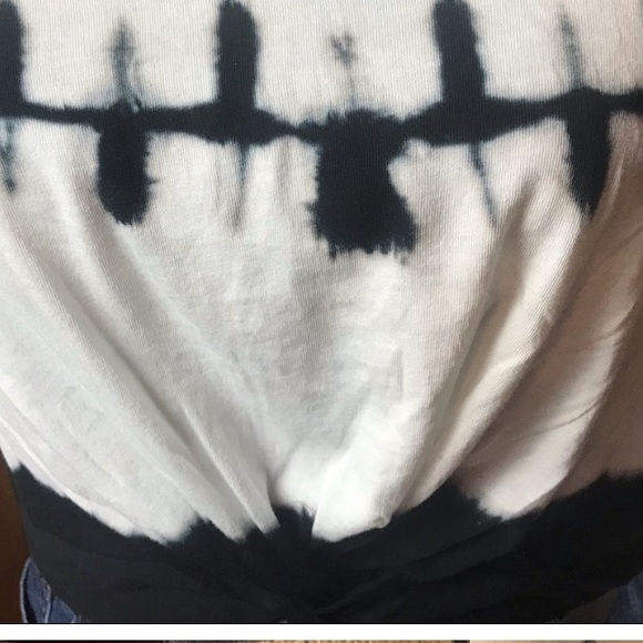 Mono b black/ white tie dye sleeveless knotted top - Picture 2 of 6